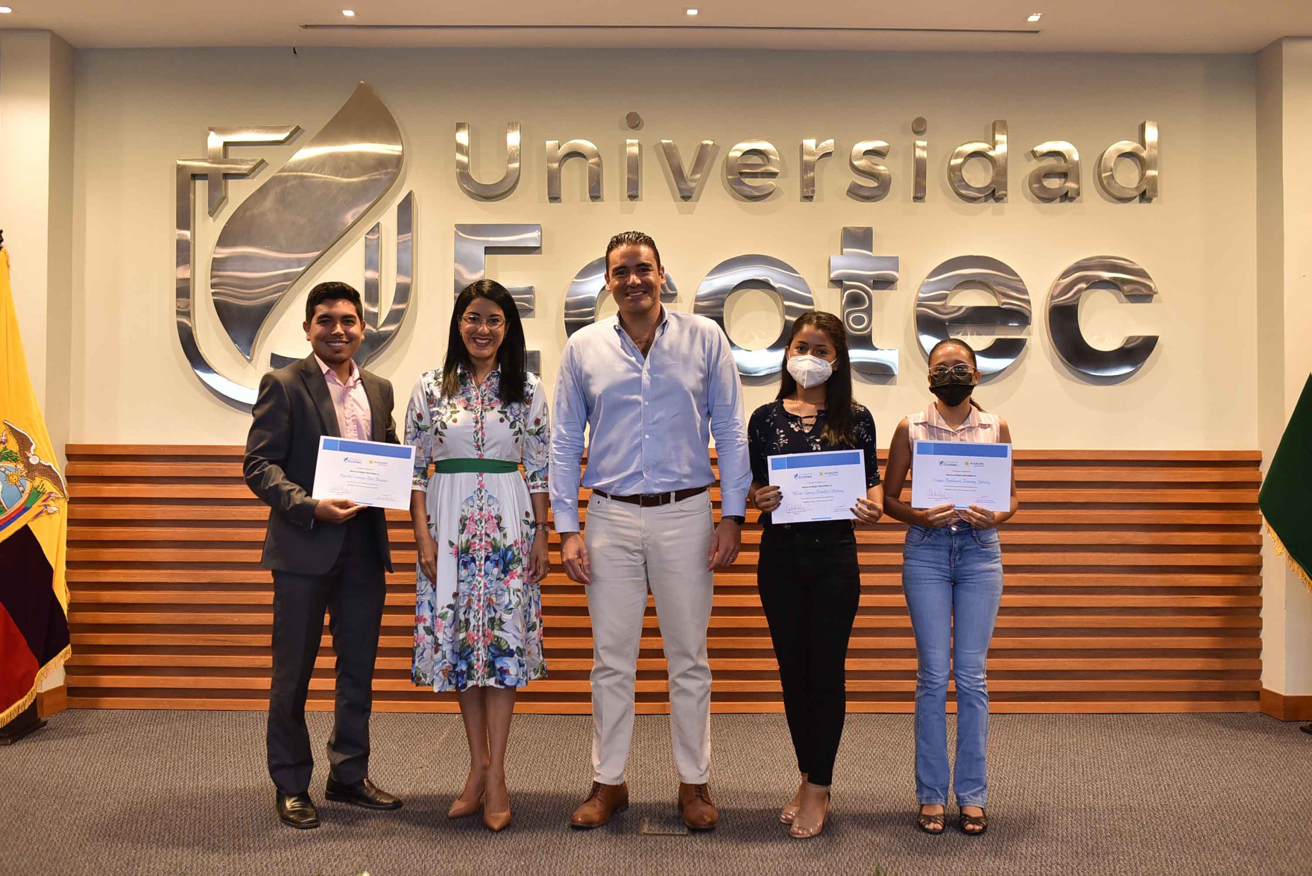 Becas Samborond N Universidad Tecnol Gica Ecotec En Ecuador