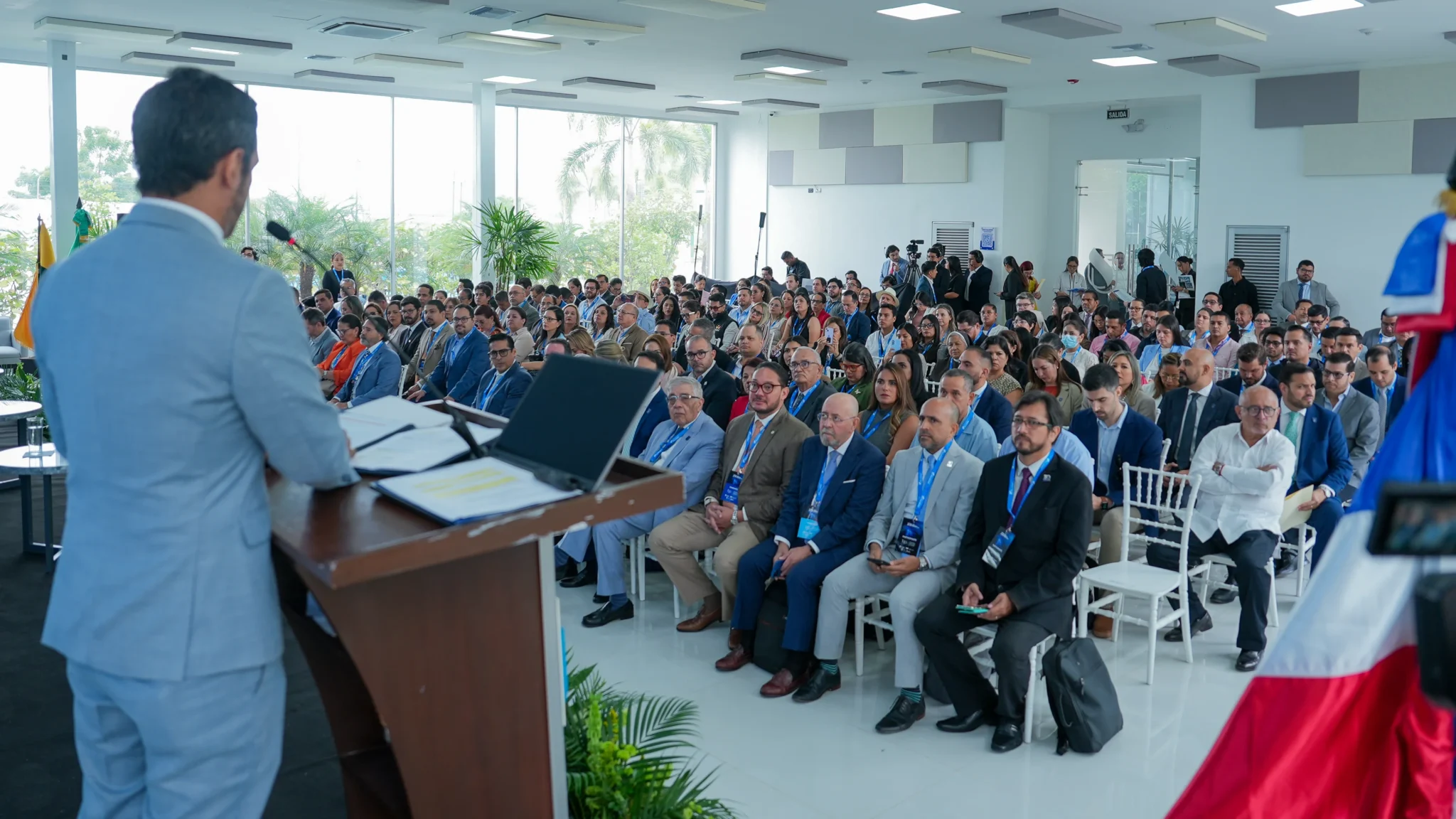 Audience attending a lecture at Universidad ECOTEC
