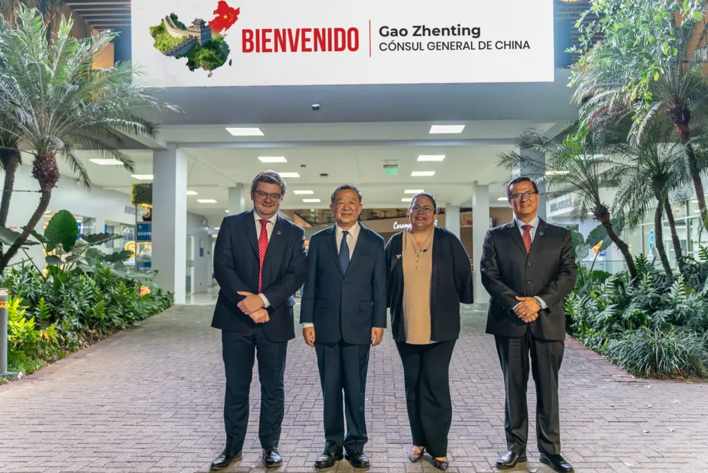 Panel discussion “An Encounter with China” at ECOTEC's Networking Center