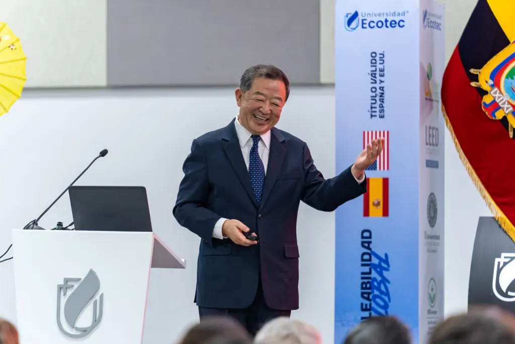 Consul Gao Zhenting's visit to ECOTEC's Samborondón Campus