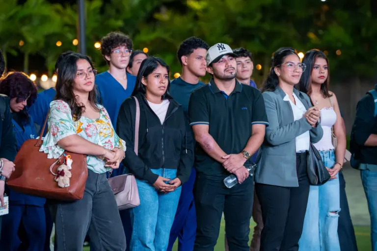 Estudiantes de la Universidad ECOTEC en una actividad del campus