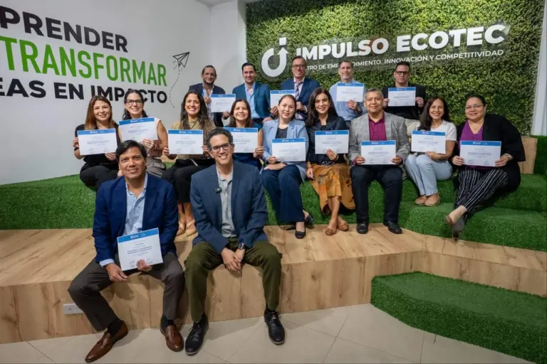 Entrega de la Microcredencial de Mentores de Emprendimiento en ECOTEC