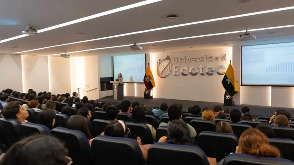 Actividad de Impulso ECOTEC por los 20 años de la universidad