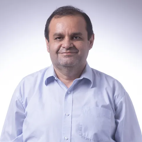 Eduardo Ron Amores, Mgtr., líder del colectivo académico de Finanzas