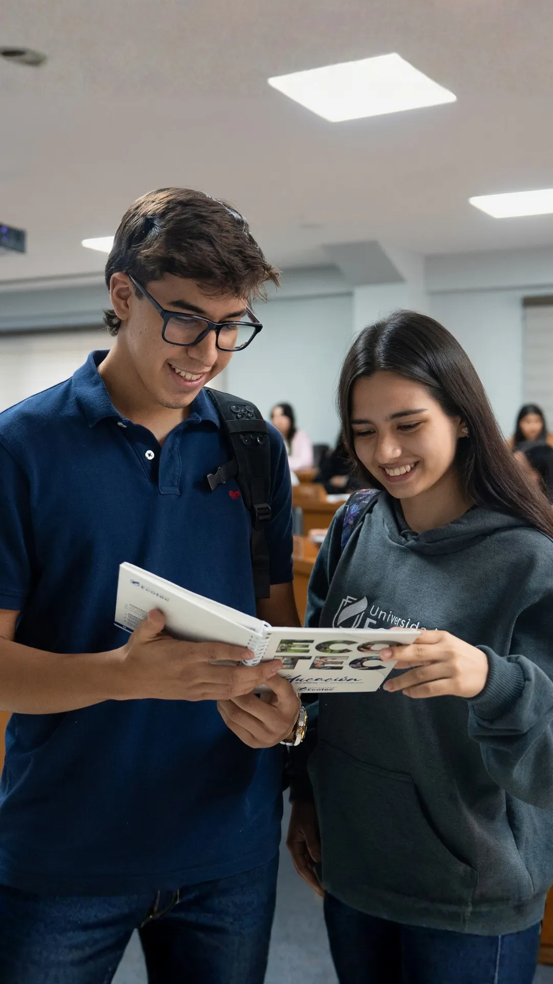 Estudiantes de grado de la Universidad ECOTEC