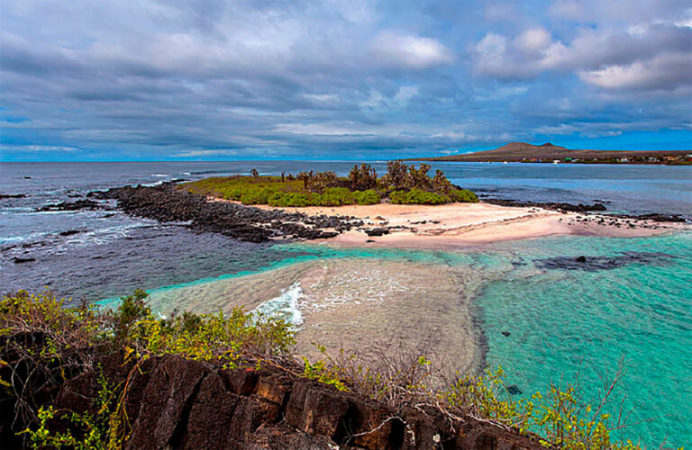 Playa de la isla Floreana en Galápagos