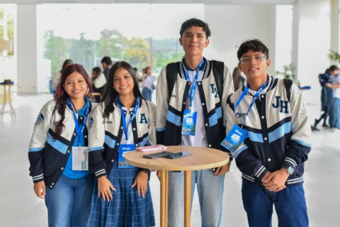 En nuestro Open House 2026, los estudiantes de la Unidad Educativa Inmaculada Concepción de El Triunfo @lainmaculadaconcepciontriunfo conocieron Campus Samborondón, sus facultades, áreas verdes, infraestructura y distintos espacios pensados para su formación. ✨
Una oportunidad para explorar nuevas alternativas académicas y conocer más de esta etapa.