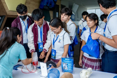 El futuro comienza a construirse cuando descubrimos nuevas posibilidades. ✨
Como parte de nuestro Open House 2026, estudiantes de la Unidad Educativa Particular de la Asunción recorrieron nuestros espacios y conocieron más sobre la propuesta académica de ECOTEC.
Una jornada para explorar diferentes caminos y acercarse a la experiencia de ser parte de la universidad.