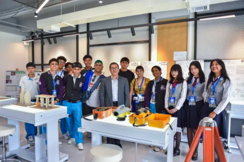 Nuevas experiencias pueden convertirse en el inicio de grandes decisiones. 🏛️
Durante nuestro Open House 2026 en Campus Guayaquil, recibimos a los estudiantes de la Unidad Educativa María Montessori, quienes recorrieron nuestros espacios y conocieron parte de la propuesta académica y universitaria de ECOTEC.
Un encuentro pensado para descubrir, explorar y conocer las oportunidades que los esperan en su futuro profesional.