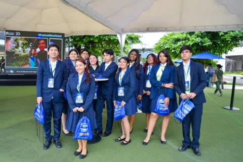 Cada recorrido abre la puerta a nuevas ideas y oportunidades. 🎓
Durante nuestro Open House 2026 en Campus Guayaquil, recibimos a los estudiantes de la Unidad Educativa Hugo Alemán, quienes conocieron nuestras instalaciones, facultades y espacios pensados para acompañar su formación.
Una jornada para descubrir de cerca lo que significa vivir la experiencia universitaria en ECOTEC.